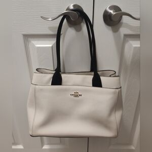 Authentic Coach Signature Canvas Casey Tote handbag